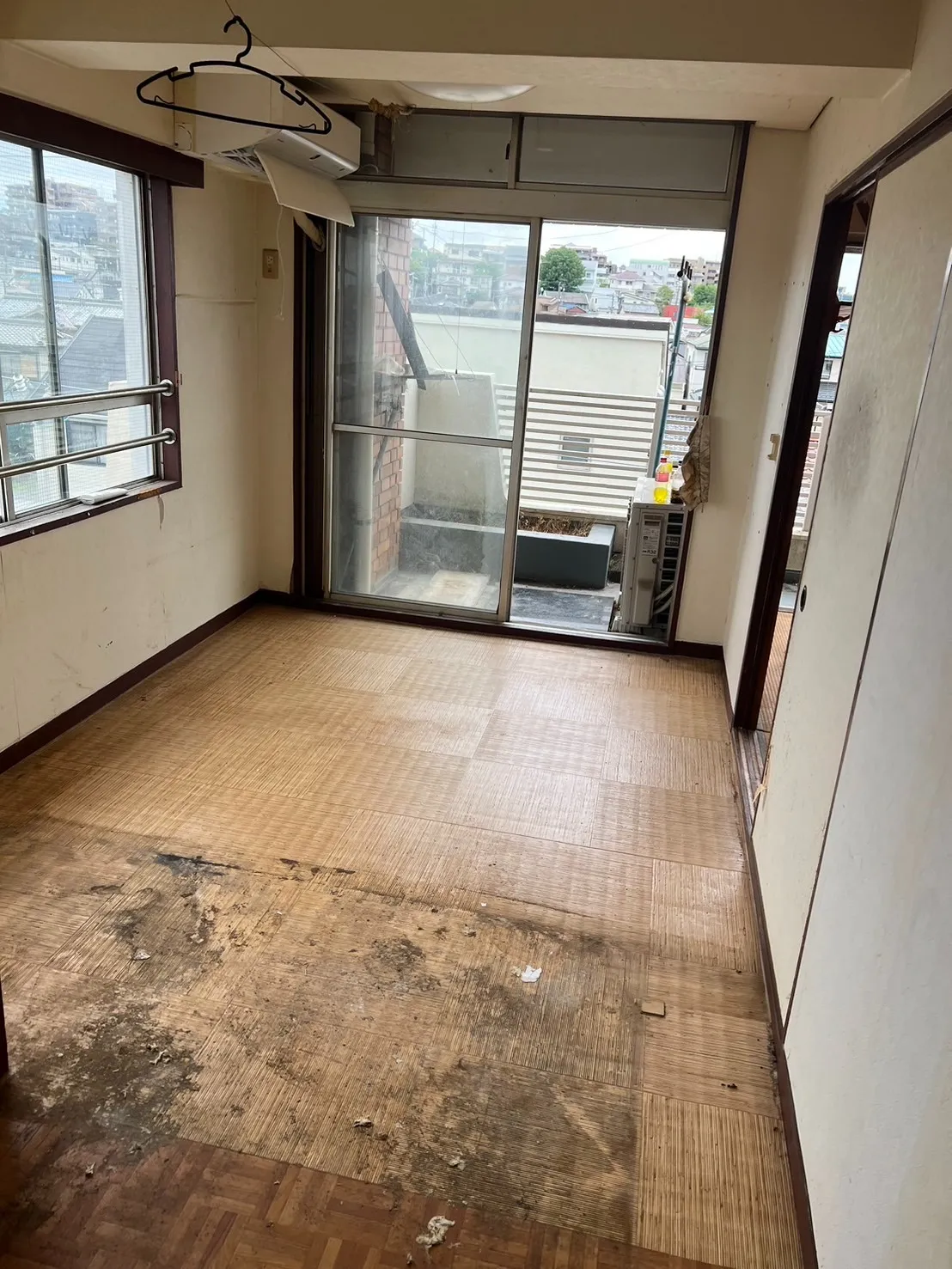 【YRCの事例】愛知県名古屋市の部屋片付け 4DK/3tトラック×2台、軽トラック×3台